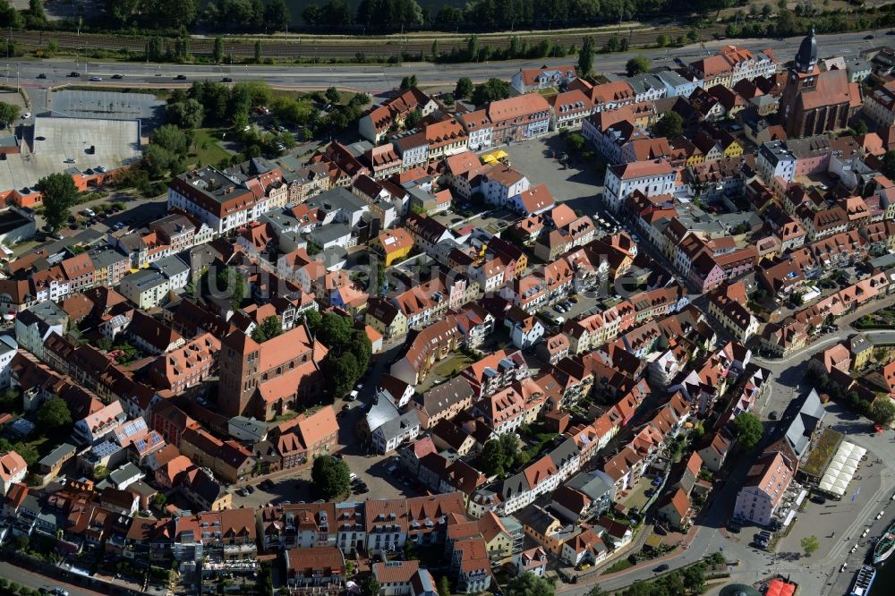 Luftbild Waren (Müritz) - Altstadtbereich und Innenstadtzentrum in Waren (Müritz) im Bundesland Mecklenburg-Vorpommern