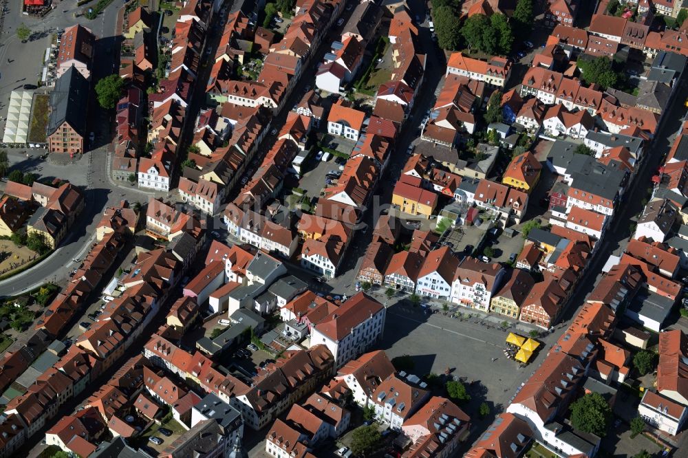 Waren (Müritz) aus der Vogelperspektive: Altstadtbereich und Innenstadtzentrum in Waren (Müritz) im Bundesland Mecklenburg-Vorpommern