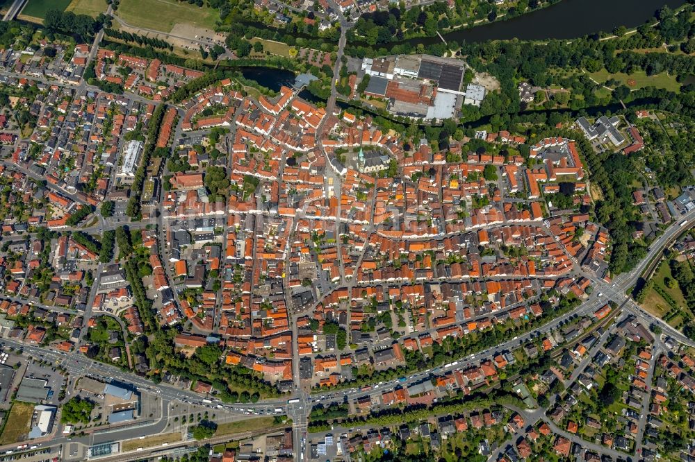 Luftaufnahme Warendorf - Altstadtbereich und Innenstadtzentrum in Warendorf im Bundesland Nordrhein-Westfalen, Deutschland