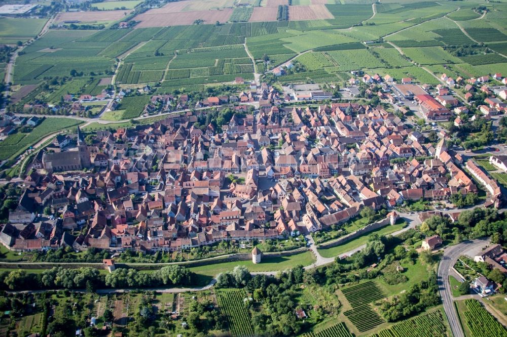 Luftbild Bergheim - Altstadtbereich und Innenstadtzentrum der Weinstadt Bergheim in Alsace-Champagne-Ardenne-Lorraine, Frankreich