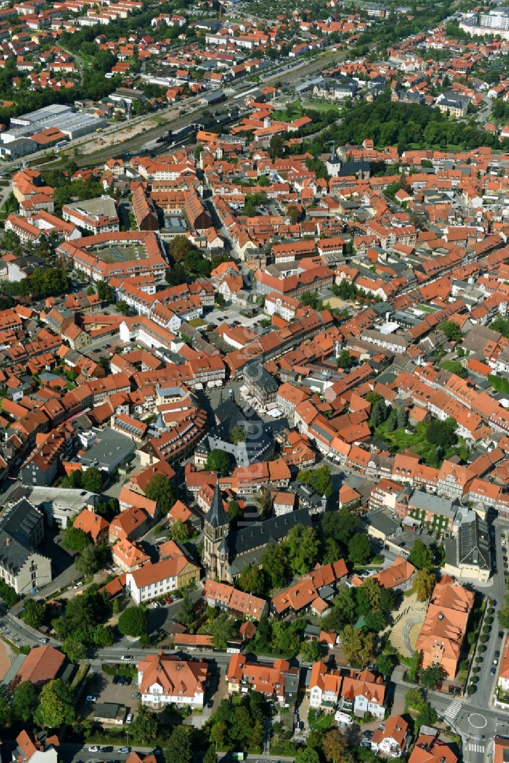 Luftbild Wernigerode - Altstadtbereich und Innenstadtzentrum in Wernigerode im Bundesland Sachsen-Anhalt, Deutschland