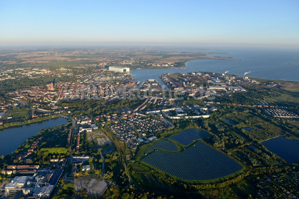 Luftbild Wismar - Altstadtbereich und Innenstadtzentrum in Wismar im Bundesland Mecklenburg-Vorpommern