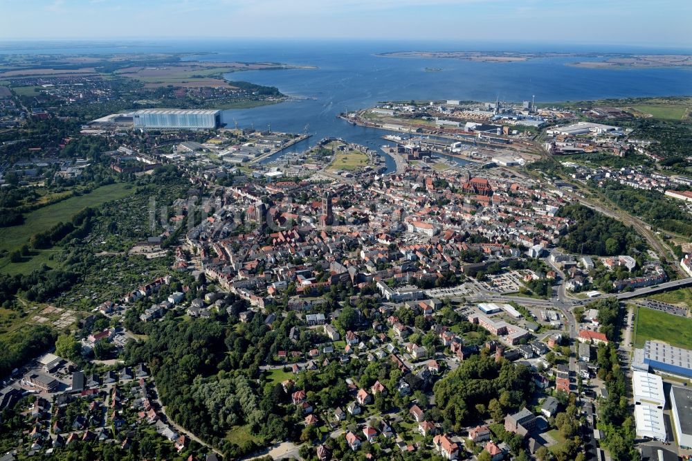 Wismar von oben - Altstadtbereich und Innenstadtzentrum in Wismar im Bundesland Mecklenburg-Vorpommern