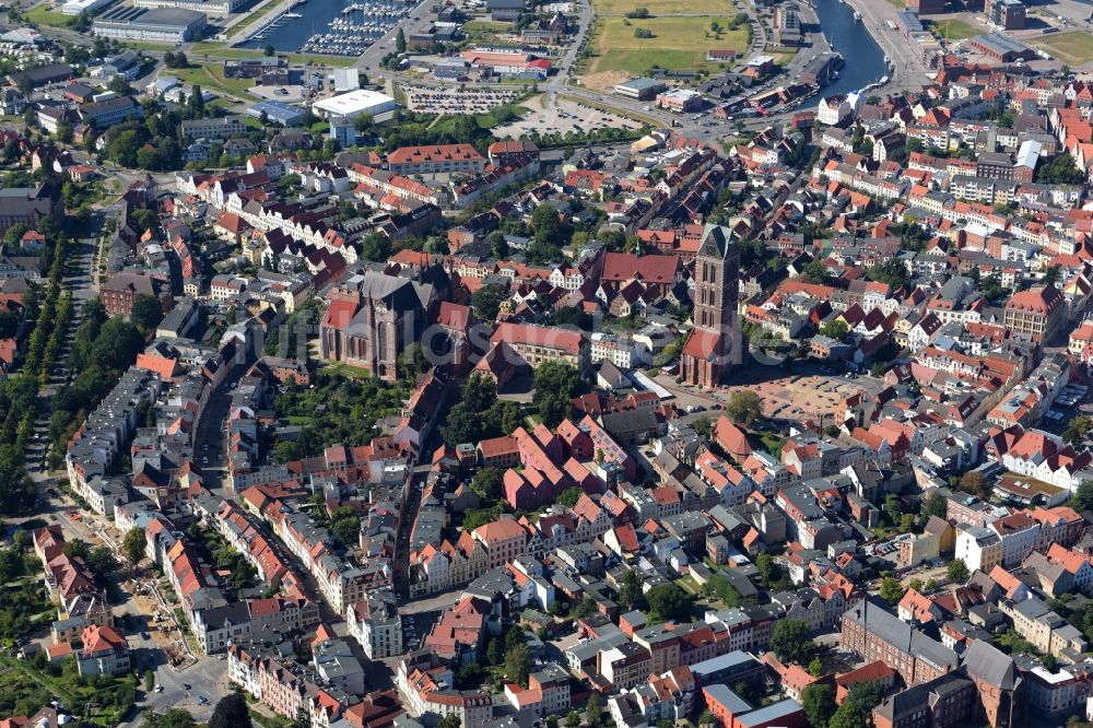 Luftbild Wismar - Altstadtbereich und Innenstadtzentrum in Wismar im Bundesland Mecklenburg-Vorpommern