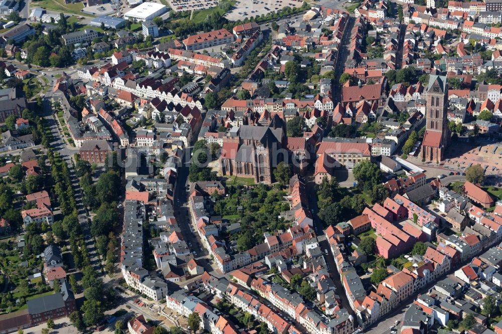 Wismar von oben - Altstadtbereich und Innenstadtzentrum in Wismar im Bundesland Mecklenburg-Vorpommern