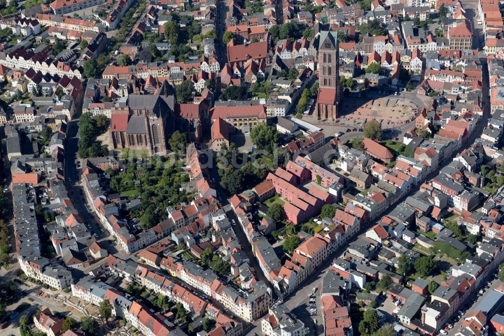 Wismar aus der Vogelperspektive: Altstadtbereich und Innenstadtzentrum in Wismar im Bundesland Mecklenburg-Vorpommern