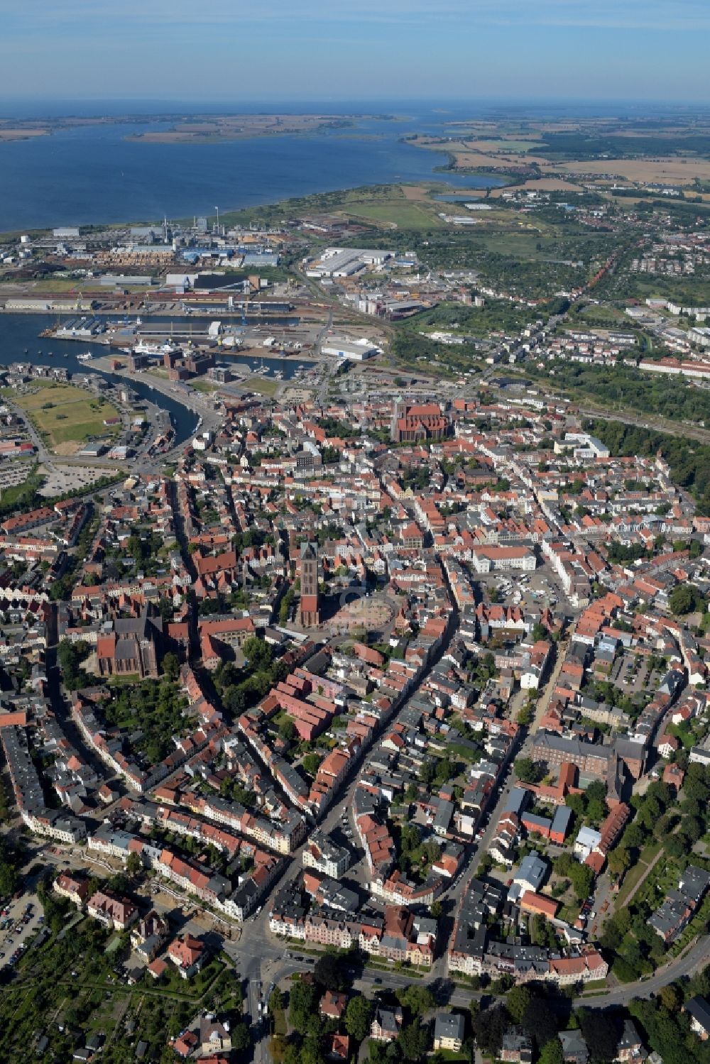 Wismar aus der Vogelperspektive: Altstadtbereich und Innenstadtzentrum in Wismar im Bundesland Mecklenburg-Vorpommern