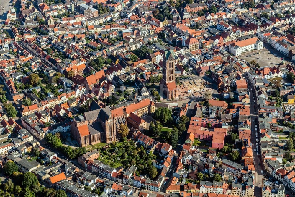 Wismar von oben - Altstadtbereich und Innenstadtzentrum in Wismar im Bundesland Mecklenburg-Vorpommern