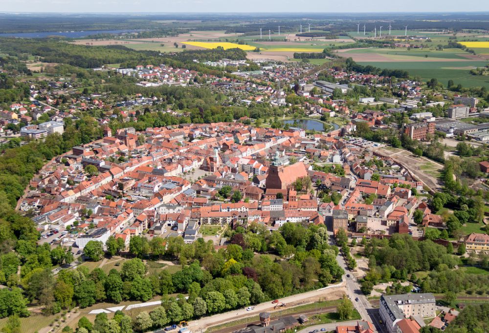 Luftaufnahme Wittstock/Dosse - Altstadtbereich und Innenstadtzentrum in Wittstock/Dosse im Bundesland Brandenburg, Deutschland