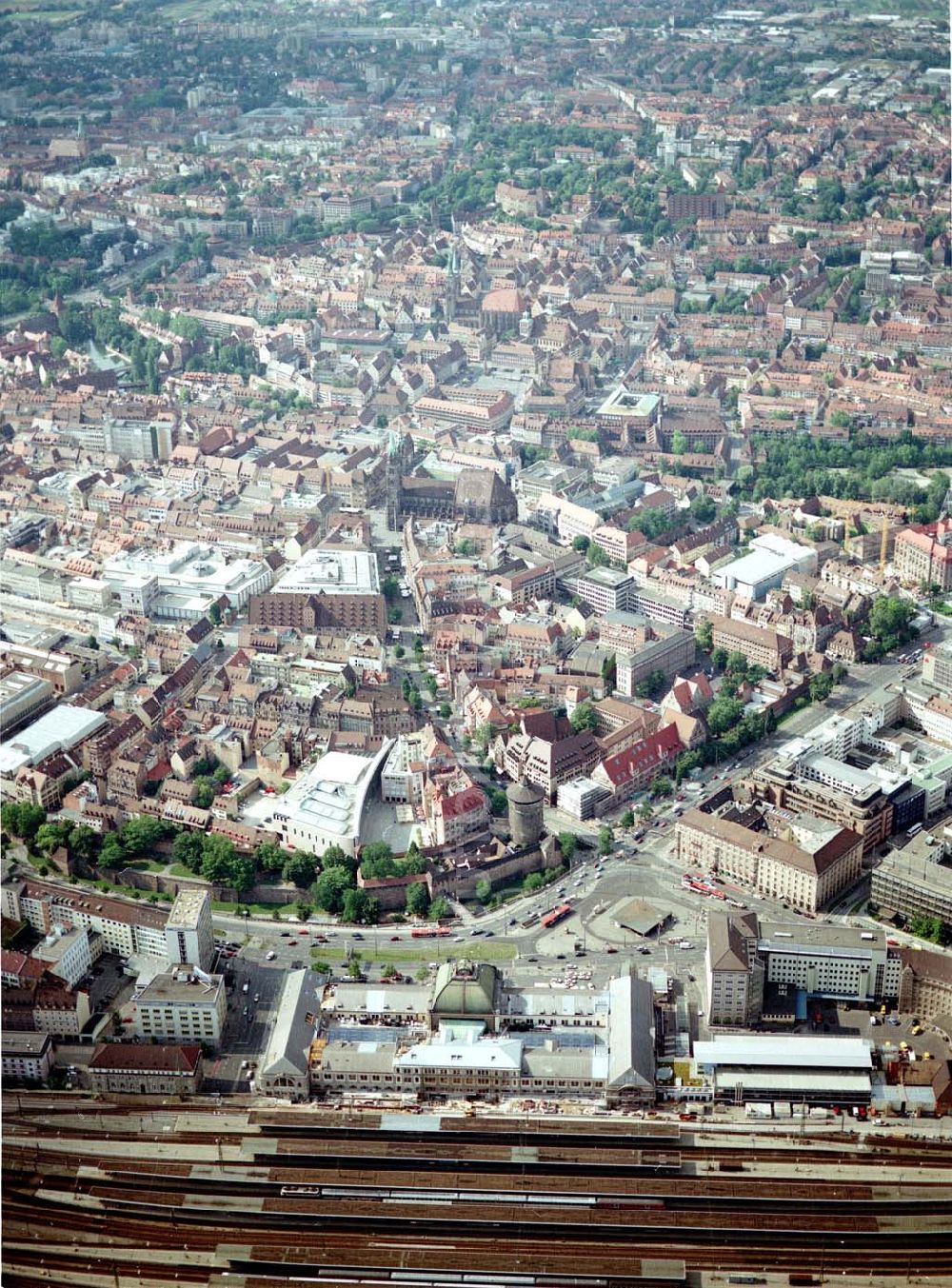 Luftaufnahme Nürnberg - Altstadtkern mit dem Stadtzentrum von Nürnberg.