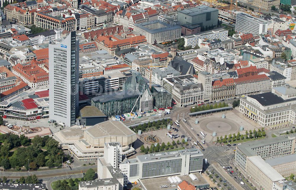 Luftaufnahme Leipzig - Altstadtzentrum am Augustusplatz / Unihochhaus mit demUniversitäts-Neubau in Leipzig