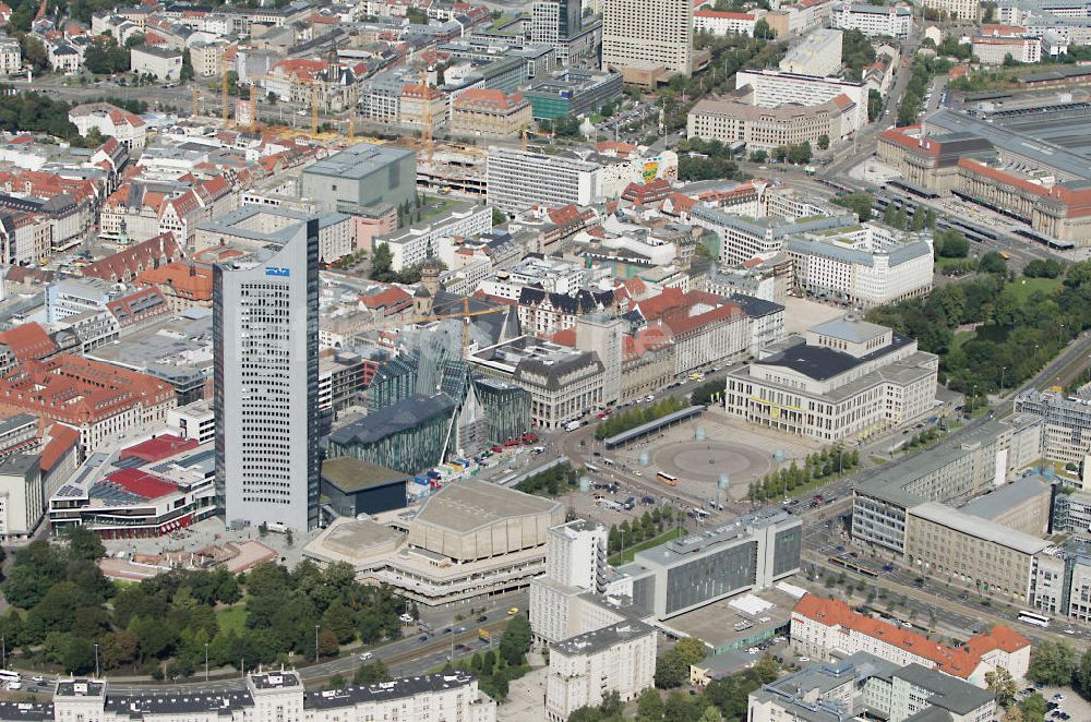 Leipzig von oben - Altstadtzentrum am Augustusplatz / Unihochhaus mit demUniversitäts-Neubau in Leipzig