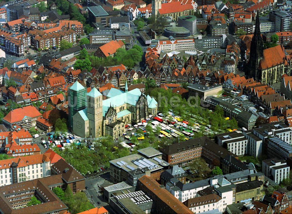 Münster aus der Vogelperspektive: Altstadtzentrum mit dem Domplatz in Münster