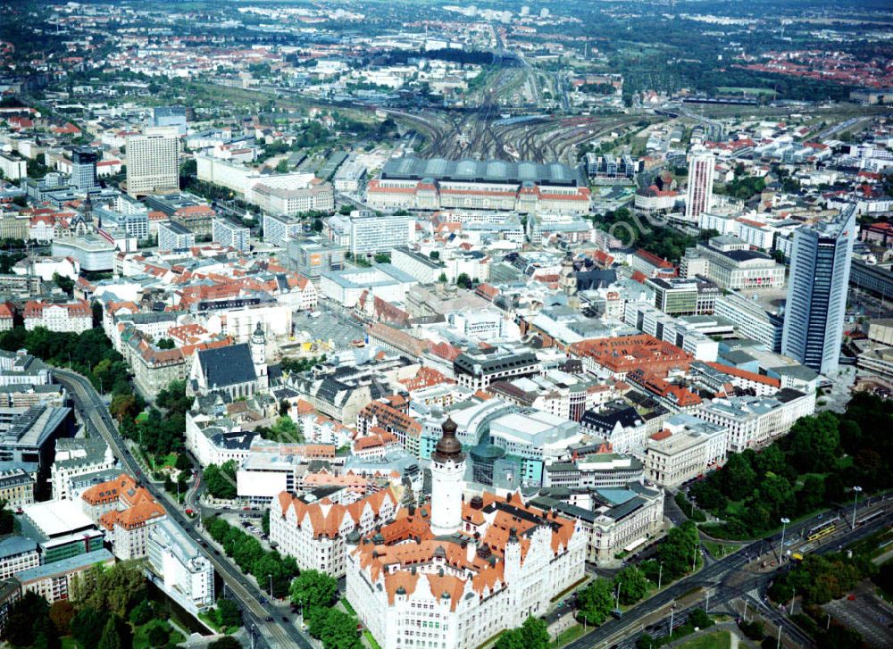 Leipzig / Sachsen aus der Vogelperspektive: 07.09.2002 Altstadtzentrum von Leipzig