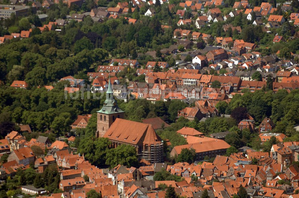 Luftbild LÜNEBURG - Altstadtzentrum von Lüneburg mit der Kirche St. Johannis und der St. Nicolaikirche