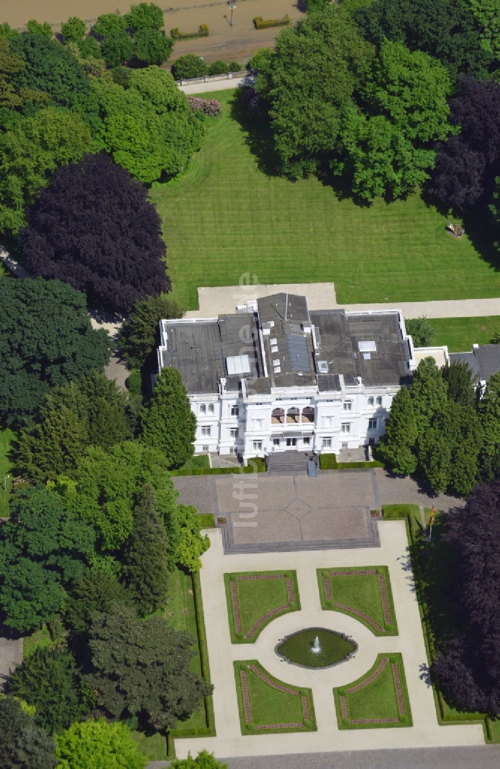 Bonn von oben - Amts- und Wohnsitz des Bundespräsidenten in der Villa Hammerschmidt im Stadtteil Bundesviertel in Bonn im Bundesland Nordrhein-Westfalen