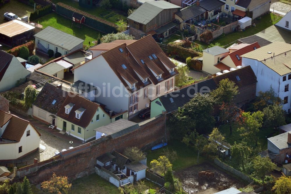 Wolgast aus der Vogelperspektive: An der Stadtmauer gelegenes Wohngebiet in der Innenstadt von Wolgast im Bundesland Mecklenburg-Vorpommern