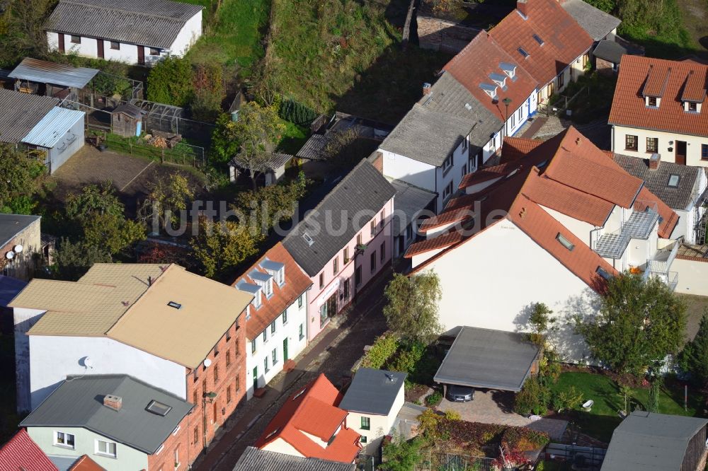 Wolgast von oben - An der Stadtmauer gelegenes Wohngebiet in der Innenstadt von Wolgast im Bundesland Mecklenburg-Vorpommern