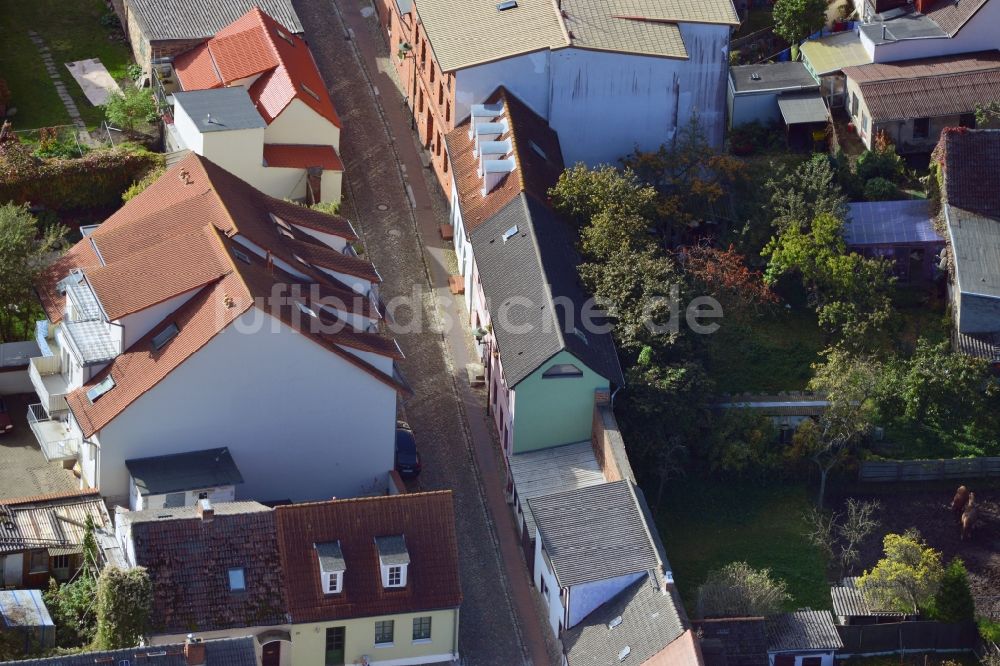 Luftaufnahme Wolgast - An der Stadtmauer gelegenes Wohngebiet in der Innenstadt von Wolgast im Bundesland Mecklenburg-Vorpommern