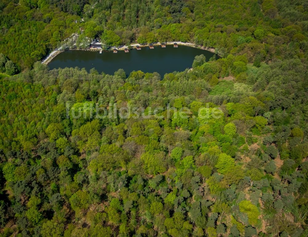 Bottrop von oben - Angelpark Zur Grafenmühle im Grafenwald in Bottrop im Bundesland Nordrhein-Westfalen, Deutschland