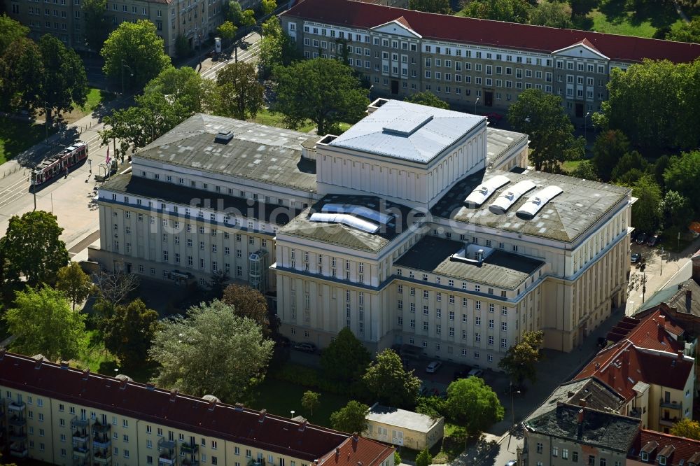 Dessau aus der Vogelperspektive: Anhaltisches Theater in Dessau im Bundesland Sachsen-Anhalt, Deutschland