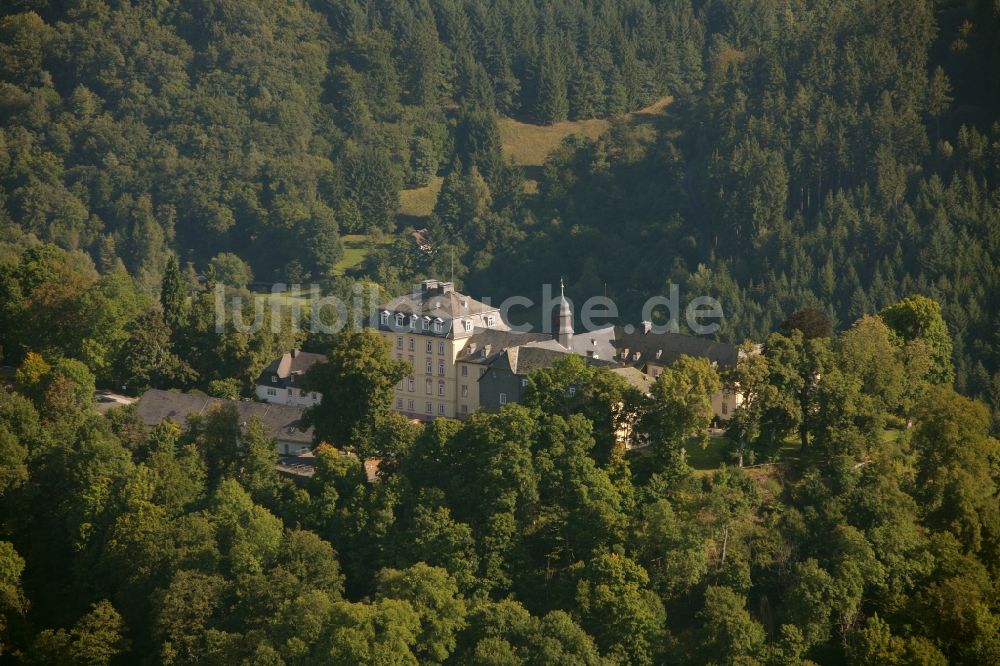 Bad Laasphe von oben - Anlage des Schloss Wittgenstein bei Bad Laasphe im Bundesland Nordrhein-Westfalen