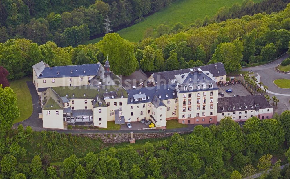 Bad Laasphe von oben - Anlage des Schloss Wittgenstein bei Bad Laasphe im Bundesland Nordrhein-Westfalen