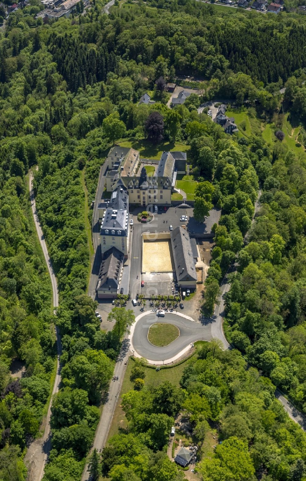 Bad Laasphe aus der Vogelperspektive: Anlage des Schloss Wittgenstein bei Bad Laasphe im Bundesland Nordrhein-Westfalen