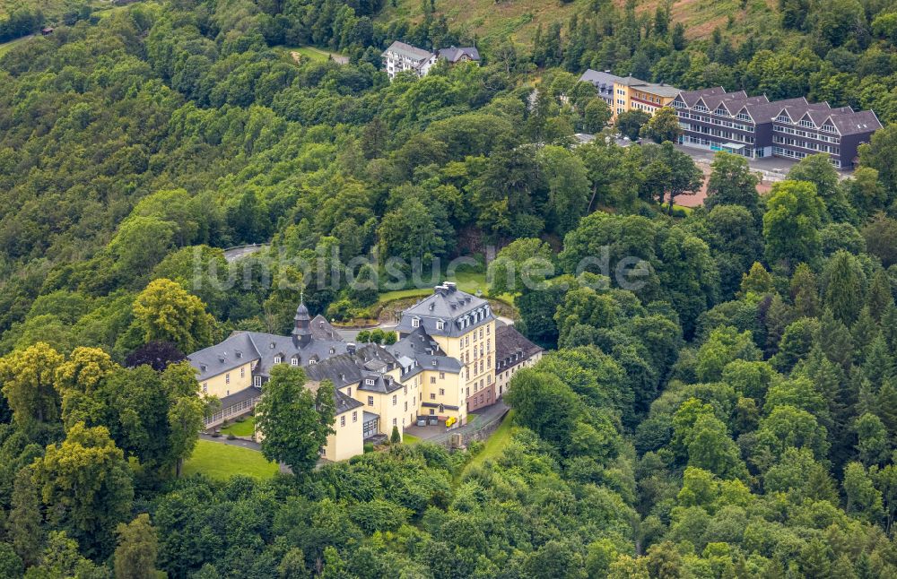 Luftaufnahme Bad Laasphe - Anlage des Schlosses Schloss Wittgenstein in Bad Laasphe im Bundesland Nordrhein-Westfalen, Deutschland