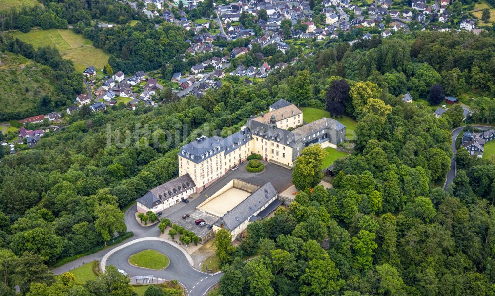 Bad Laasphe aus der Vogelperspektive: Anlage des Schlosses Schloss Wittgenstein in Bad Laasphe im Bundesland Nordrhein-Westfalen, Deutschland