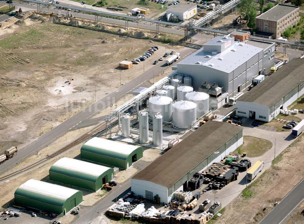 Luftaufnahme Schwarzheide / Brandenburg - Anlage zur Herstellung von Biodiesel auf dem Werksgelände der BASF - Schwarzheide .