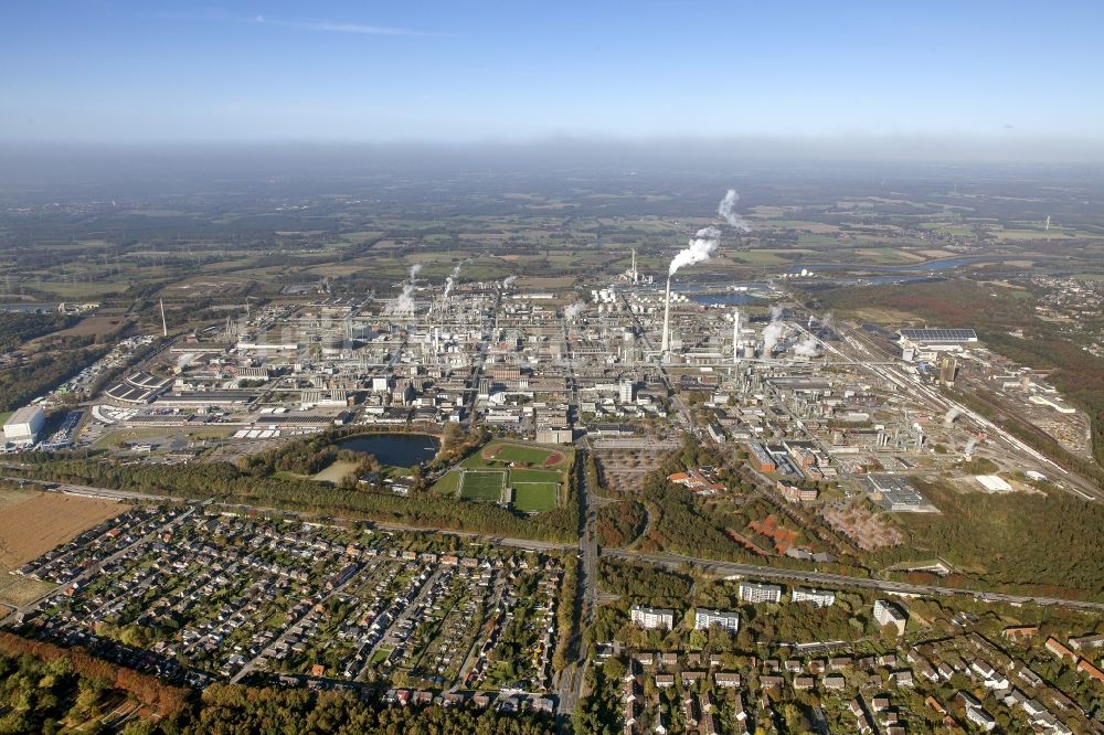 Luftaufnahme Marl - Anlagen des Chemiepark Marl (ehemals Chemische Werke Hüls AG) im Ruhrgebiet im Bundesland Nordrhein-Westfalen NRW