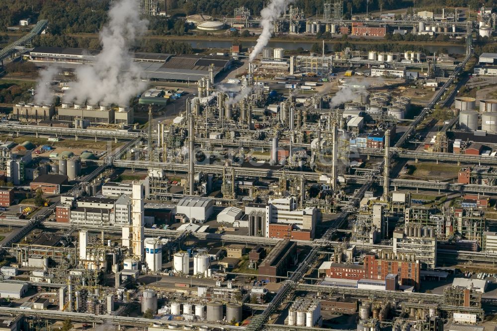 Marl aus der Vogelperspektive: Anlagen des Chemiepark Marl (ehemals Chemische Werke Hüls AG) im Ruhrgebiet im Bundesland Nordrhein-Westfalen NRW