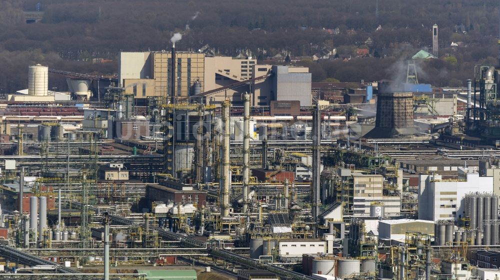 Marl von oben - Anlagen des Chemiepark Marl (ehemals Chemische Werke Hüls AG) im Ruhrgebiet im Bundesland Nordrhein-Westfalen NRW