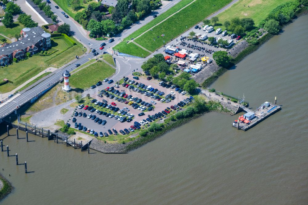 Luftaufnahme Grünendeich - Anleger Fähr- Schiffe Lühe Schulau Fähre Lühe Anleger in Grünendeich im Bundesland Niedersachsen, Deutschland