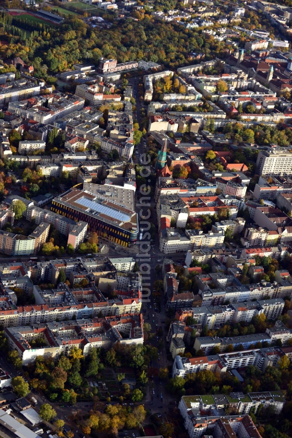 Luftaufnahme Berlin - Ansicht auf Wohngebiete und Gewerbeflächen des Ortsteils Moabit entlang der Birkenstraße in Berlin - Mitte