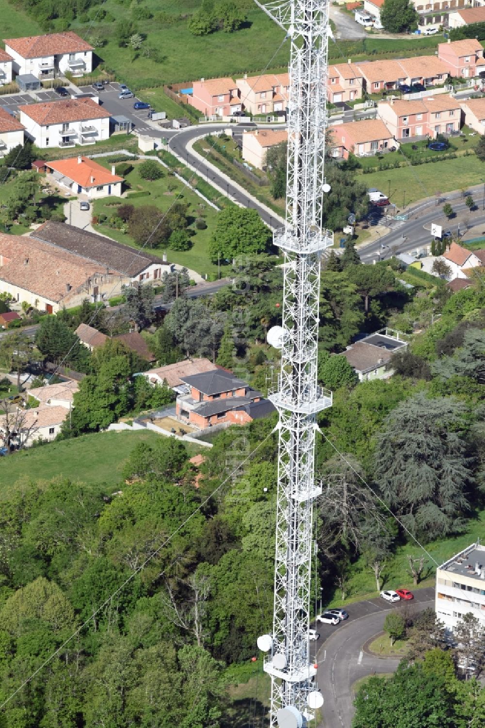 Luftbild Bouliac - Antennen- Sendeturm und Funkmast in Bouliac in Aquitaine Limousin Poitou-Charentes, Frankreich