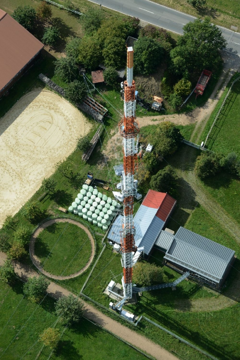 Luftbild Michelstadt - Antennen- Sendeturm und Funkmast an der Hauptstraße in Michelstadt im Bundesland Hessen