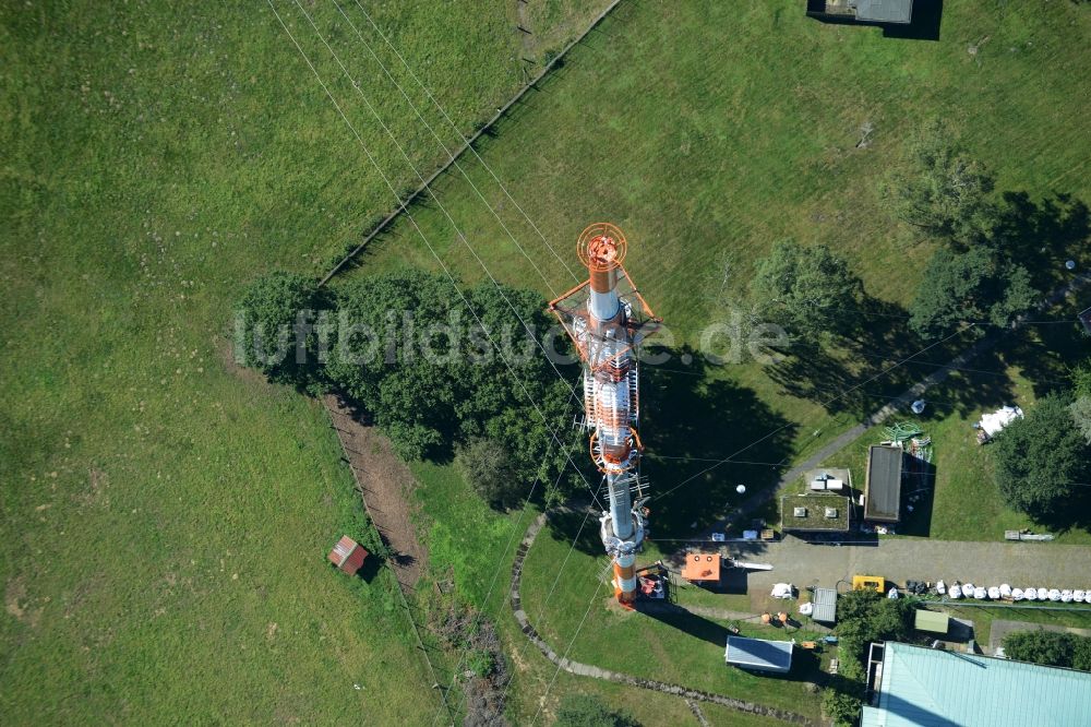 Lingen (Ems) aus der Vogelperspektive: Antennen- Sendeturm und Funkmast des Norddeutscher Rundfunk in Lingen (Ems) im Bundesland Niedersachsen