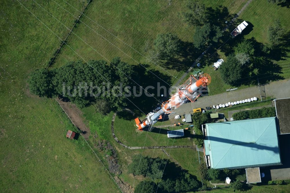 Lingen (Ems) aus der Vogelperspektive: Antennen- Sendeturm und Funkmast des Norddeutscher Rundfunk in Lingen (Ems) im Bundesland Niedersachsen