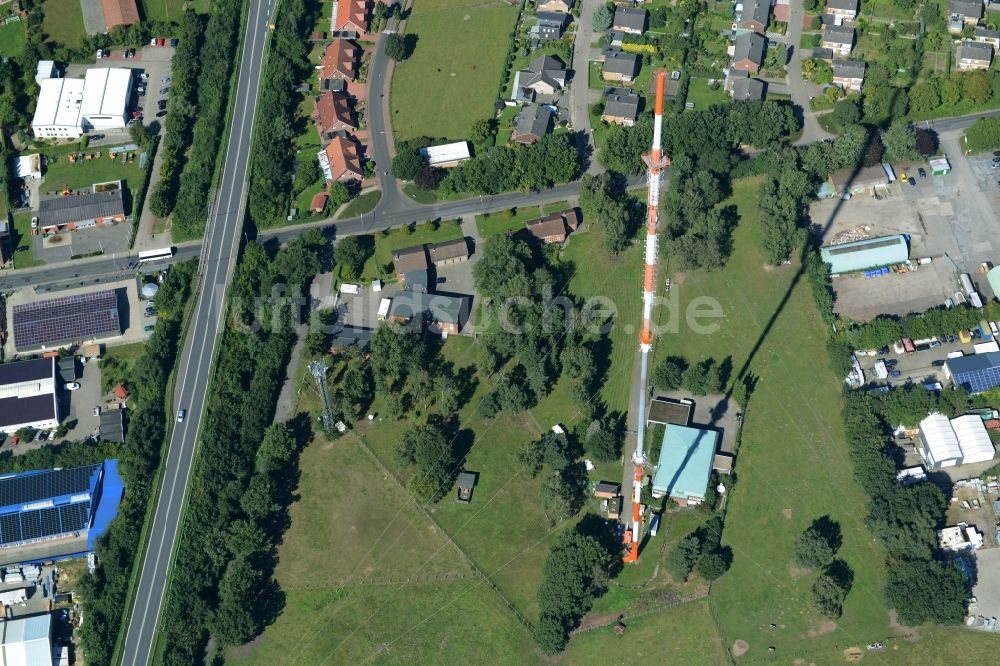 Lingen (Ems) von oben - Antennen- Sendeturm und Funkmast des Norddeutscher Rundfunk in Lingen (Ems) im Bundesland Niedersachsen