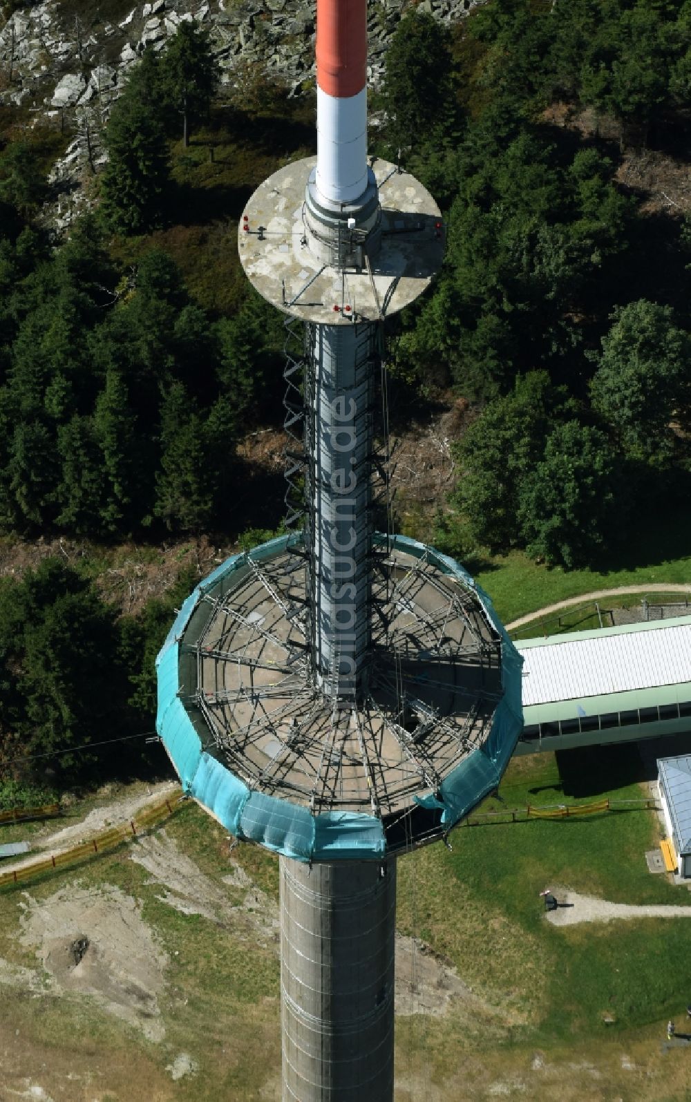 Bischofsgrün aus der Vogelperspektive: Antennen- Sendeturm und Funkmast Sender Ochsenkopf in Bischofsgrün im Bundesland Bayern