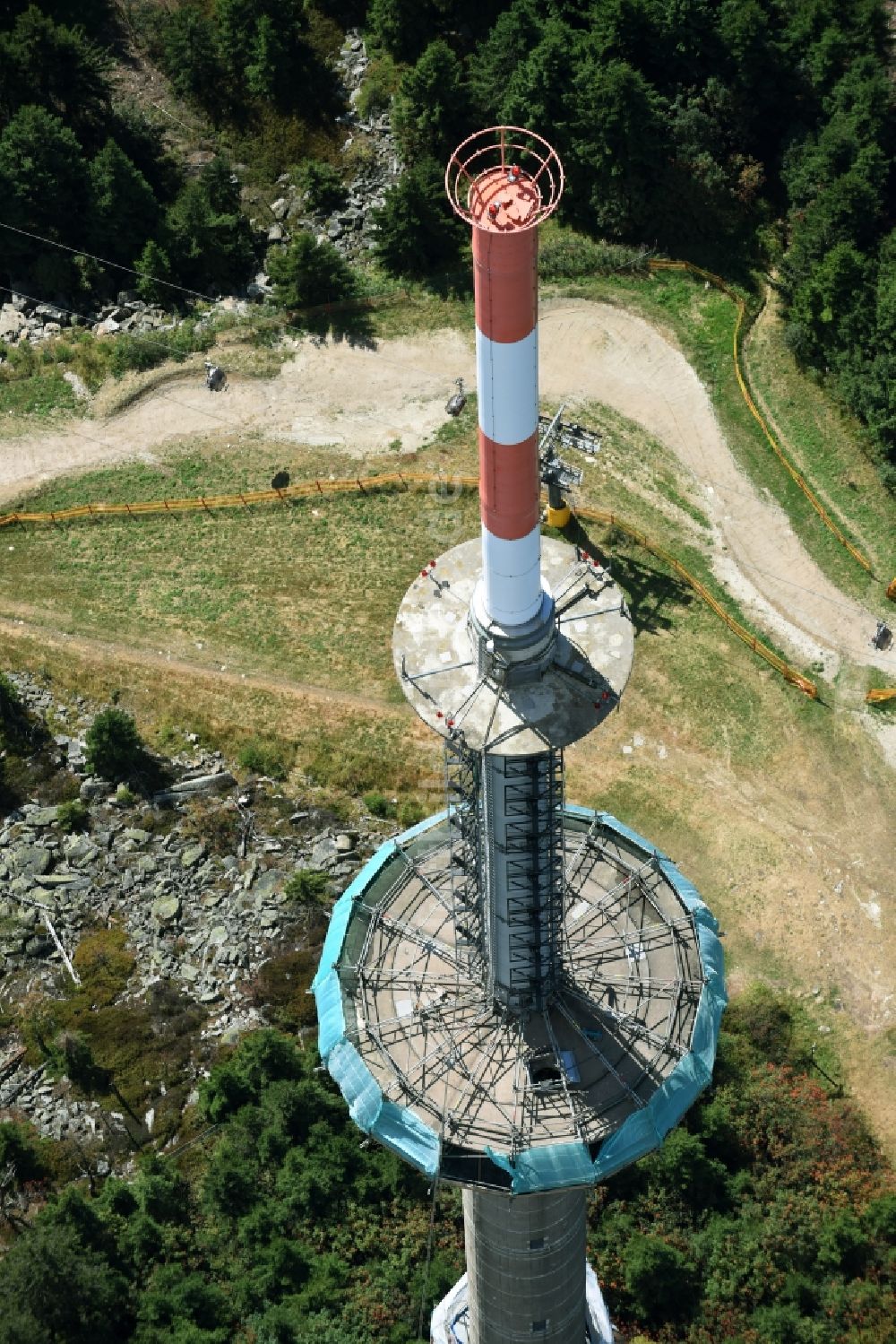 Bischofsgrün aus der Vogelperspektive: Antennen- Sendeturm und Funkmast Sender Ochsenkopf in Bischofsgrün im Bundesland Bayern