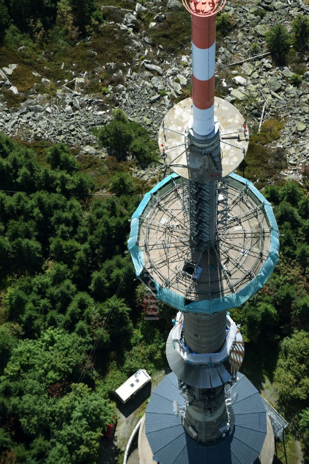 Luftbild Bischofsgrün - Antennen- Sendeturm und Funkmast Sender Ochsenkopf in Bischofsgrün im Bundesland Bayern