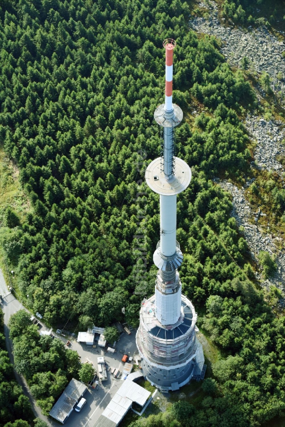 Bischofsgrüner Forst von oben - Antennen- Sendeturm und Funkmast Sender Ochsenkopf in Bischofsgrün im Bundesland Bayern