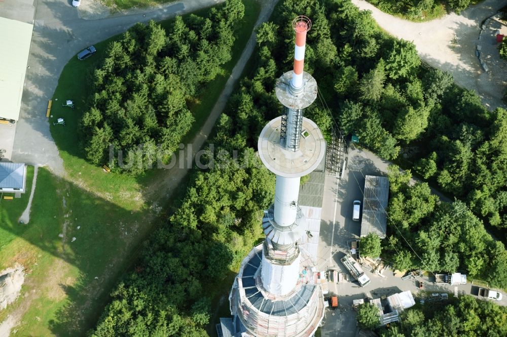 Bischofsgrüner Forst von oben - Antennen- Sendeturm und Funkmast Sender Ochsenkopf in Bischofsgrün im Bundesland Bayern