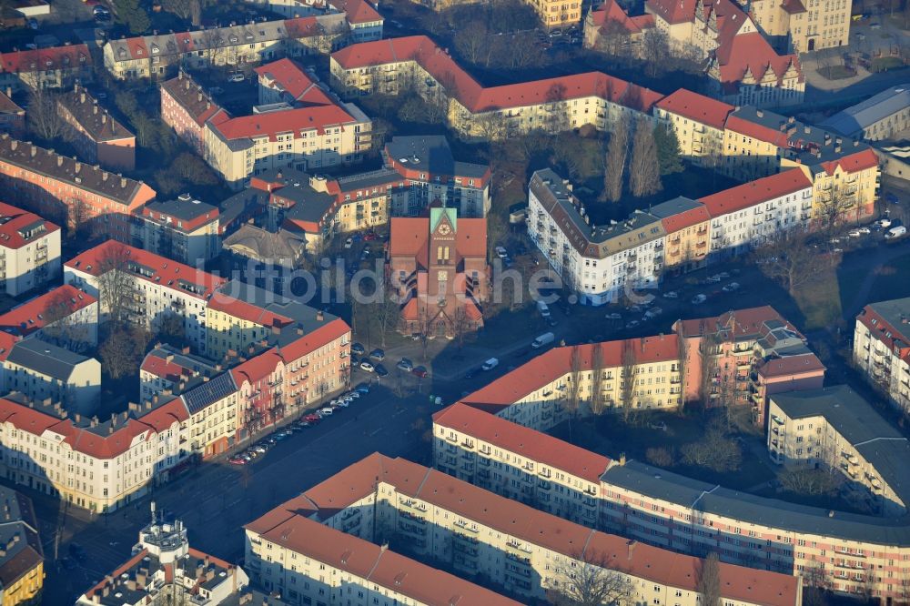 Berlin von oben - Antoniuskirche in Berlin-Oberschöneweide