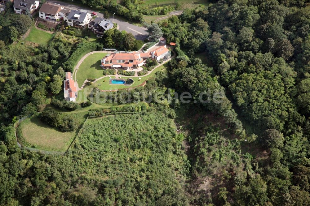 Luftbild Urbar - Anwesen mit Park und Swimmingpool in Urbar im Bundesland Rheinland-Pfalz