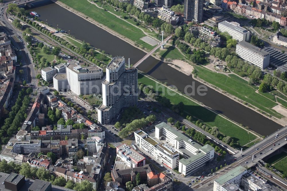 Mannheim von oben - Apartment Hochhaus am Collini Center in Mannheim im Bundesland Baden-Württemberg