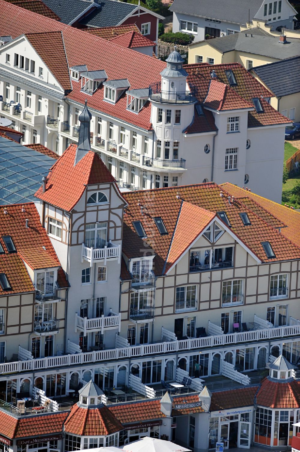 Ostseebad Kühlungsborn aus der Vogelperspektive: Apartment- Wohnanlage Meeresblick in Ostseebad Kühlungsborn im Bundesland Mecklenburg-Vorpommern, Deutschland